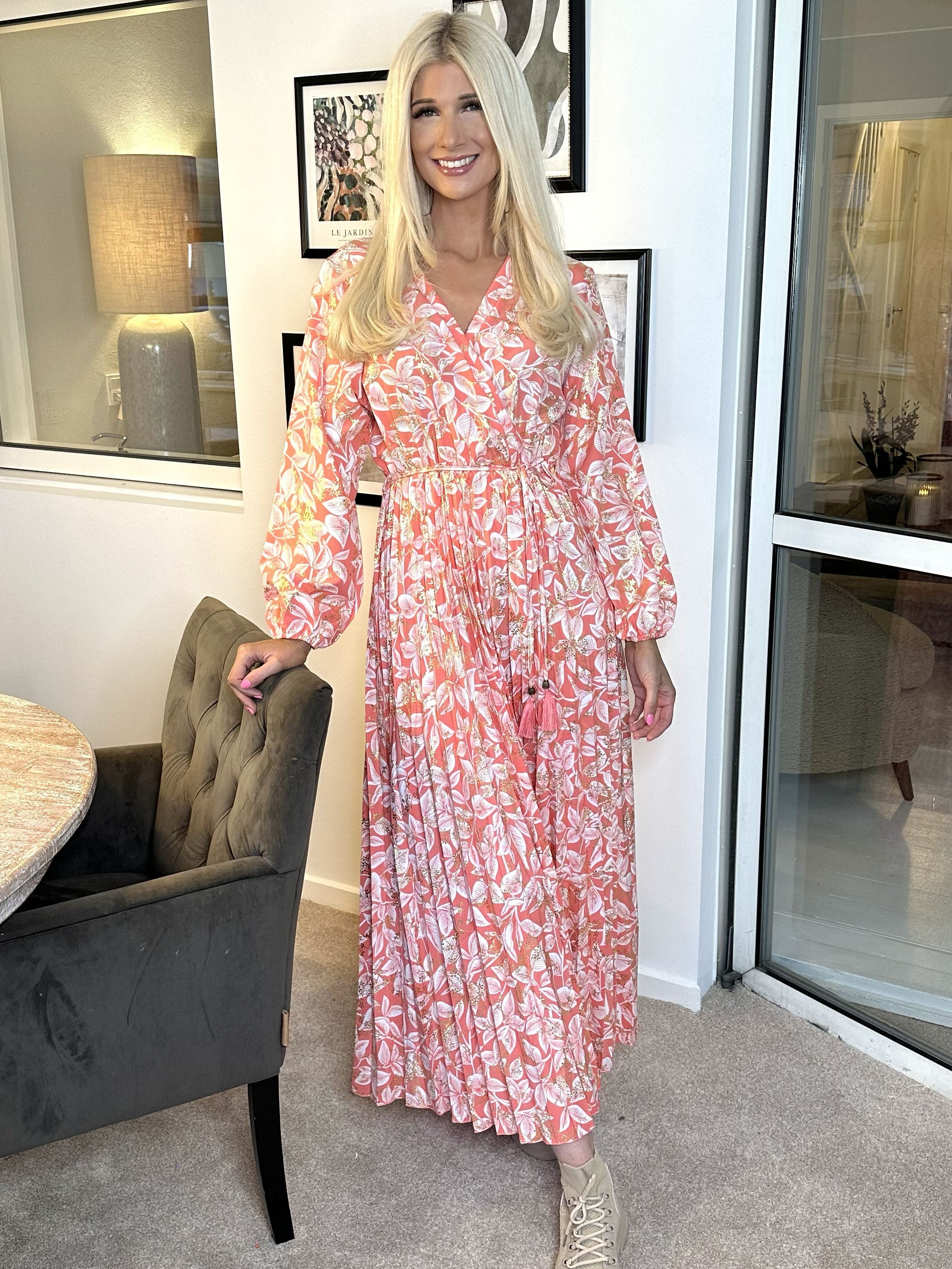 Marinella Leaf - Vacker lång klänning med bladmotiv